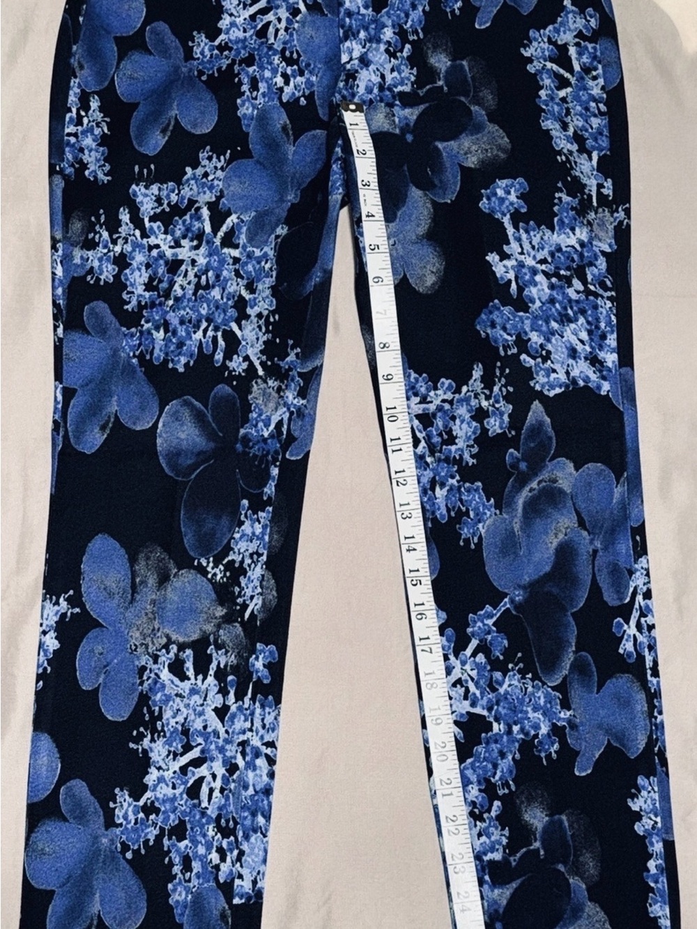 Banana Republic Women’s Size 4 Black Sloan Pants Blue Floral Print w/Hook - Picture 5 of 7